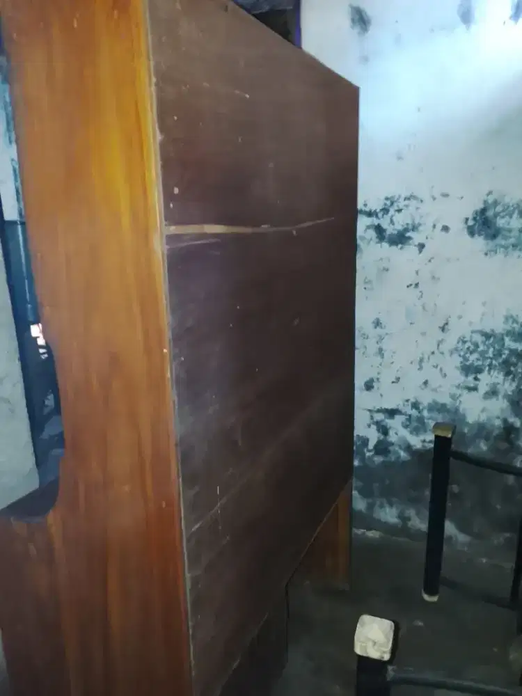 Meja belajar bahan kayu