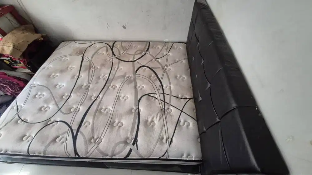DIJUAL KASUR COMFORTA + DIVAN REBORN TECH
