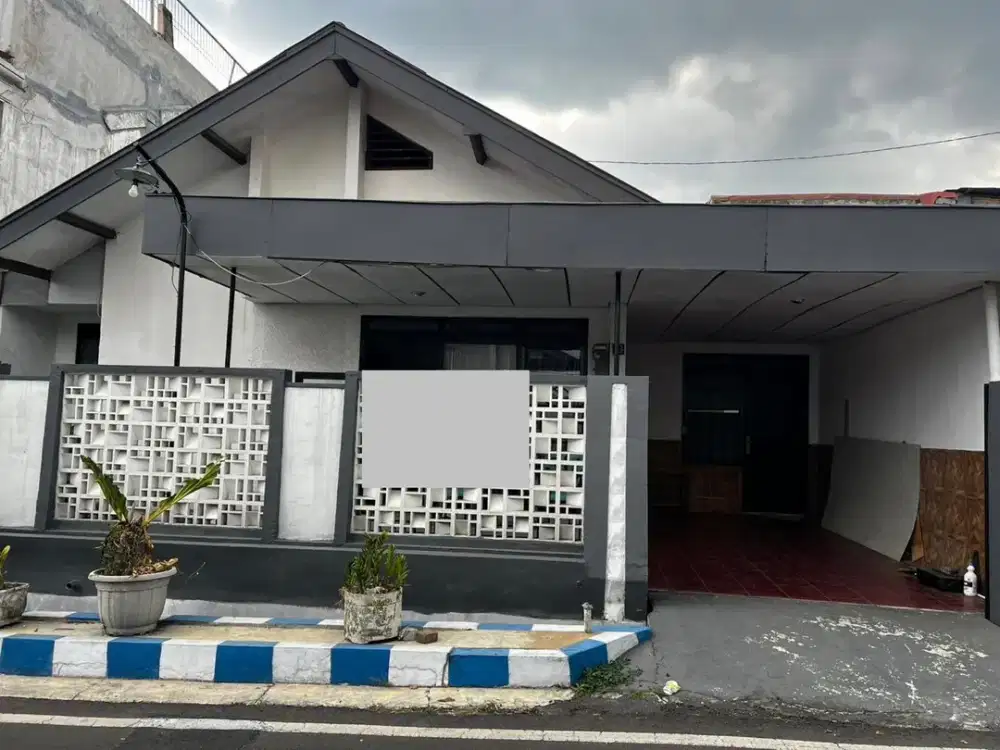 rumah lama cocok buat rumah kost atau rumah huni nyaman aman deket blimbing 5 menit ke suhat area borobudur sudiomoro griya shanta