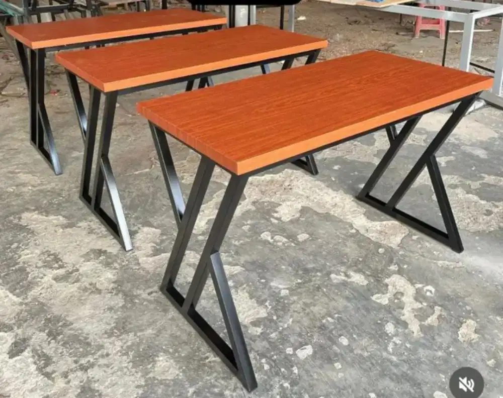 Meja kerja/meja kantor/meja belajar/meja laptop