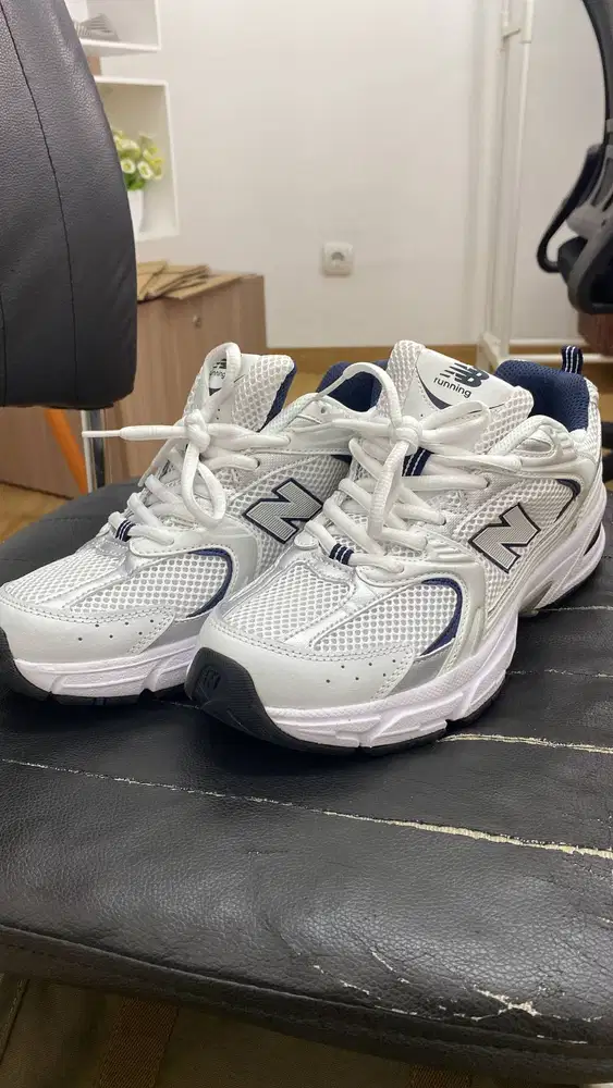 SEPATU NEW BALANCE 530 WHITE SILVER NAVY UKURAN 42