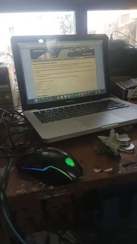 Macbookpro harga 900 minusan, aman pakai