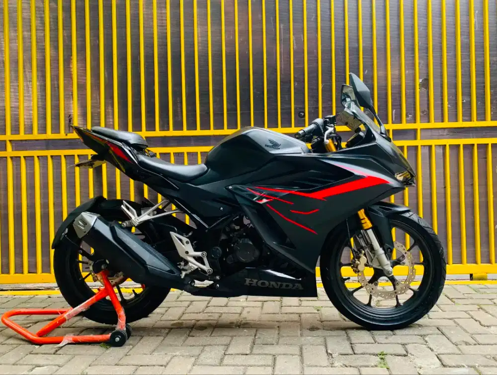 Honda CBR 150 R