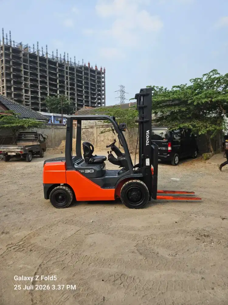 Forklift Toyota 3 Ton,Manual,Tiang 4 Meter,1DZ-II,8FD30,Tahun 2021