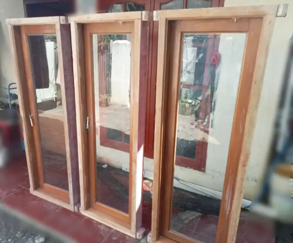 Kusen Jendela dan Pintu Kayu Kamper Asli