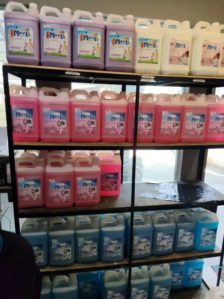 Detergen sabun pewangi laundry