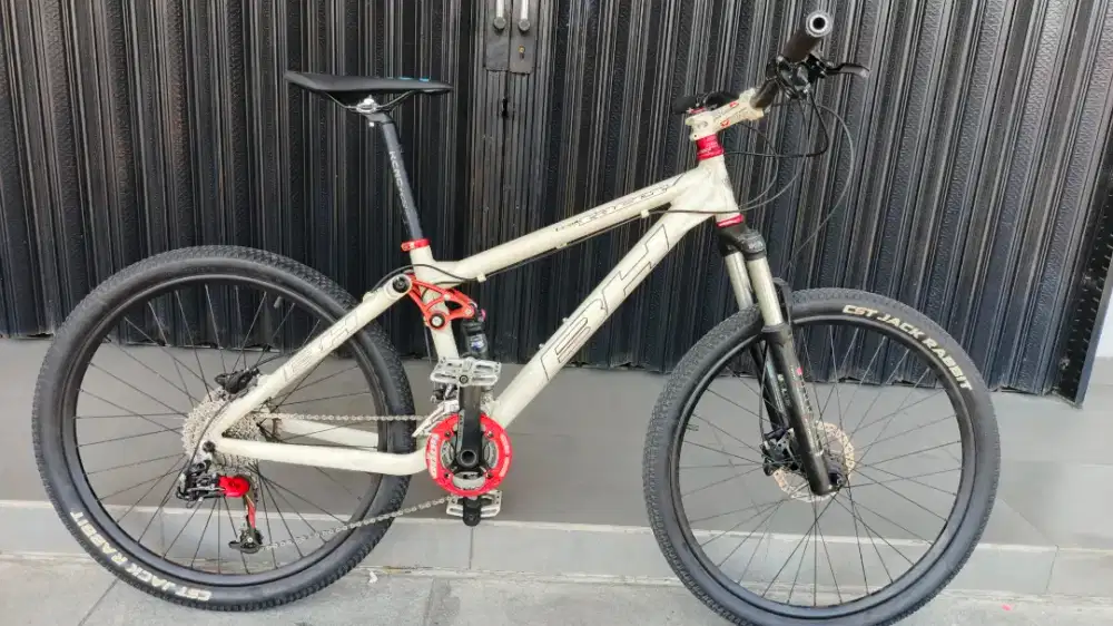 Sepeda MTB bh trail size S groupset SRAM x9