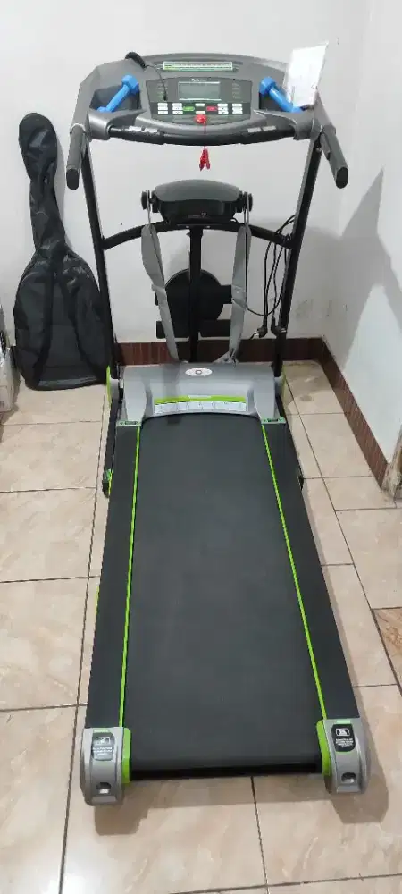 Treadmill ireborn paris like new