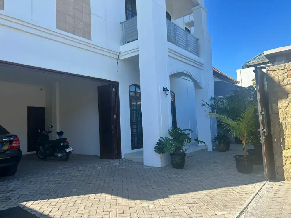 RUMAH MEWAH BARU+POOL JLN KEBUDAYAAN SIDAKARYA DENPASAR SELATAN4ARE 7M