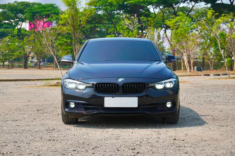 BMW 320i Sport Shadow Individual B48 2019