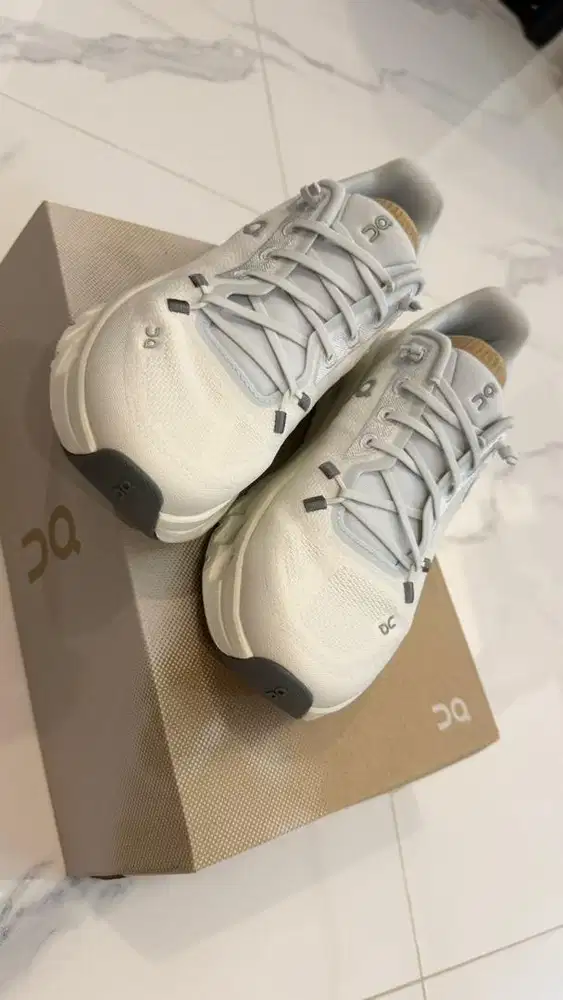 SEPATU BARU ON CLOUDTILT WOMEN'S
