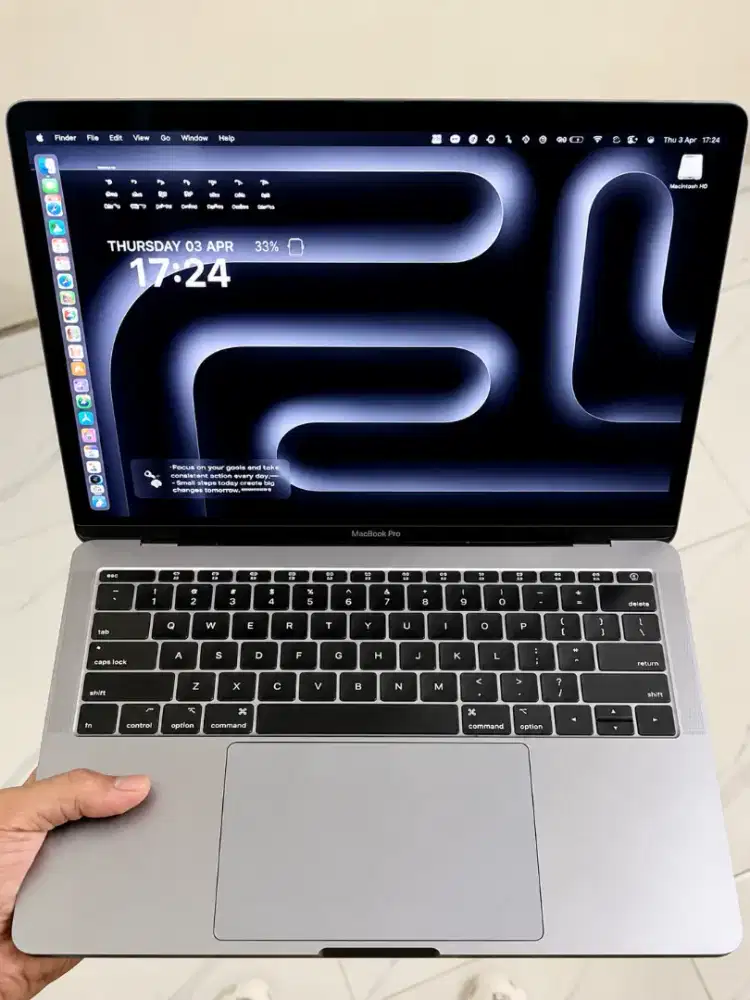 MacBook Pro 13 (2017) Retina Core i5/8GB/256 | Siap Pakai