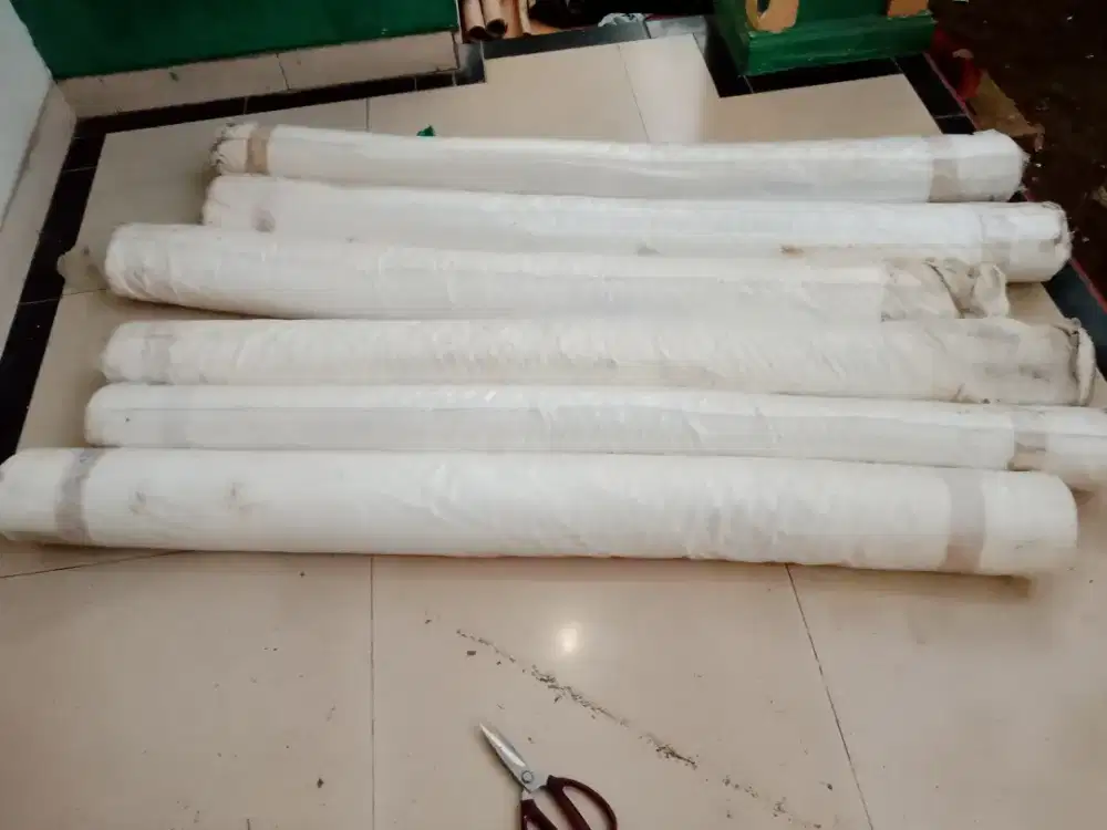 dijual kain sisa konveksi masih layak pake barang masih keaadaan roll