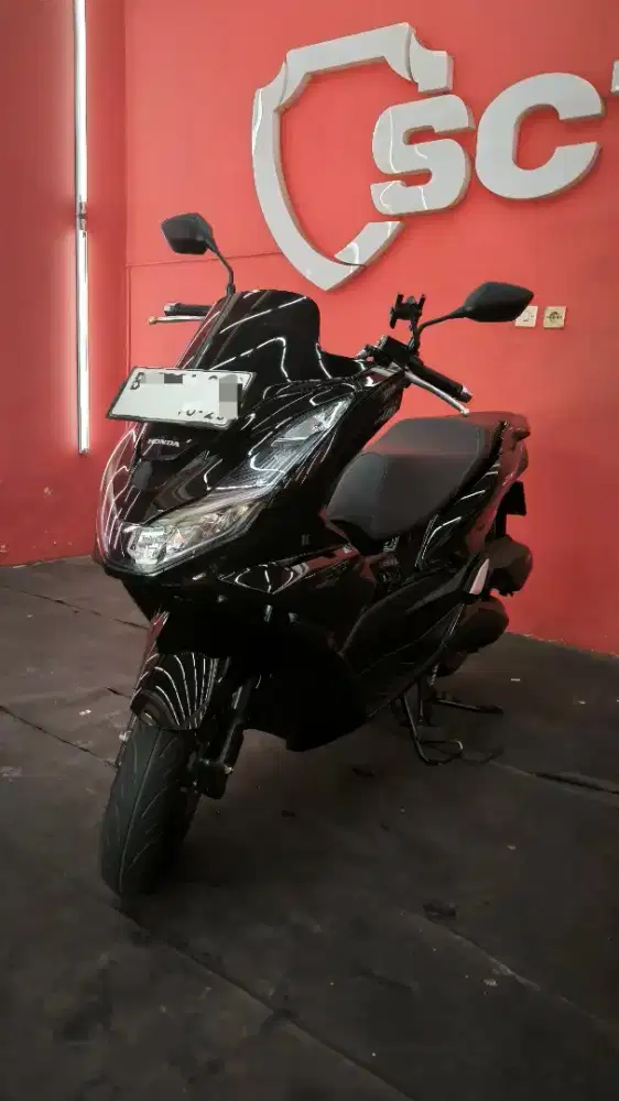 Honda PCX 160 CBS 2024 Hitam – Mulus – KM 18 Ribu