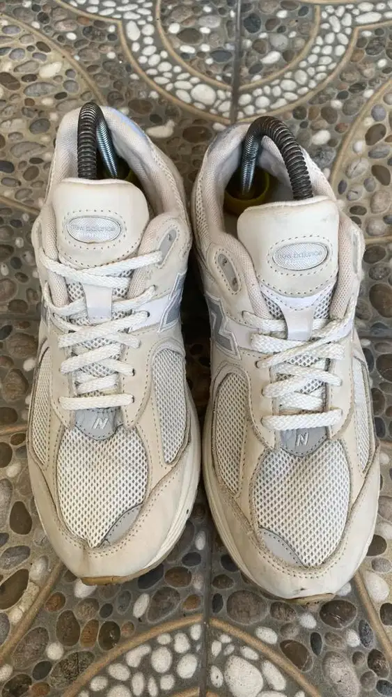 New balance 2002R white ivory cream