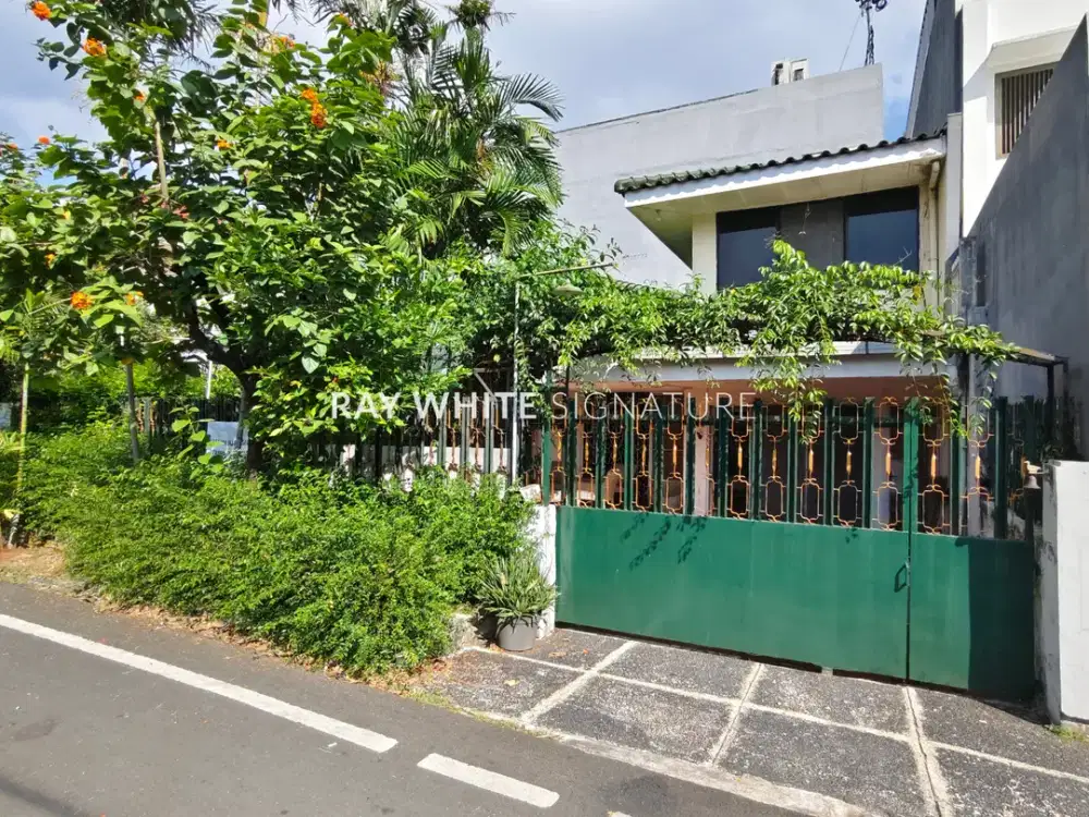 Dijual Rumah Lama Terawat di Cempaka Putih Tengah Area Hunian