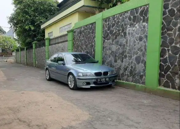 BMW 325i 2003 Bensin