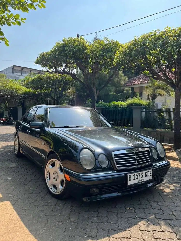 Mercedes-Benz E320 1997 Bensin