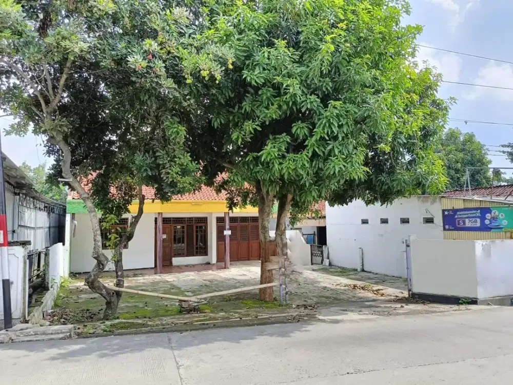 Dijual Rumah Lokasi Ramai Penduduk di Jl. Durian Raya Semarang