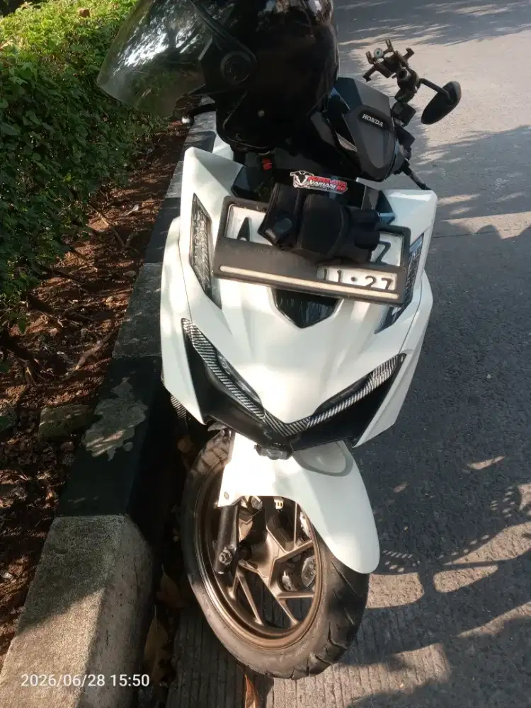 Dijual aja Vario 160.abs.warna putih.siapa tau ada yg cocok