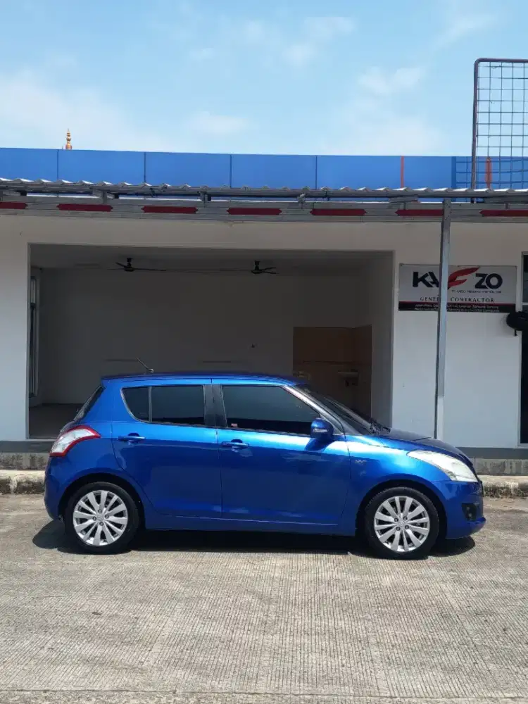 SWIFT GX MATIC 2012