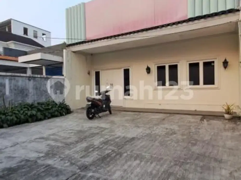 Jual Tempat Usaha di Lokasi Strategis Rawamangun Seluas 211M2 Harga 7.5M Nego