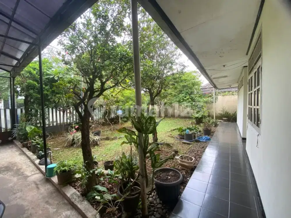 Rumah Jual Duren Sawit Luas 484m2. 7 Kamar Tidur. Harga 7m Nego