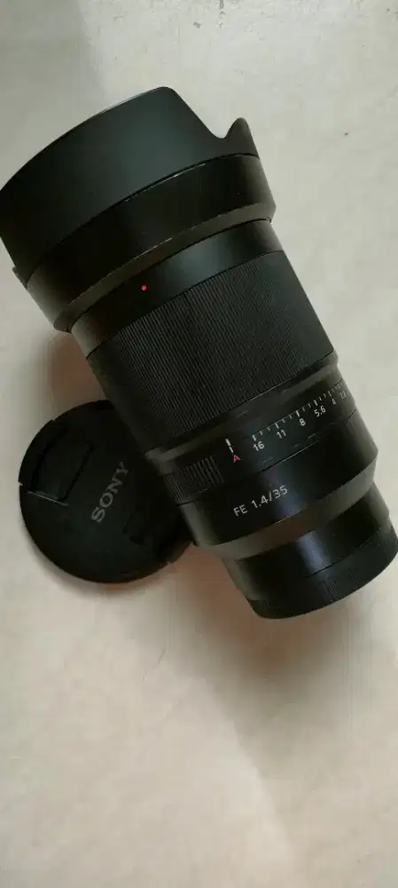 Sony FE Zeiss 35mm F 1.4 with box