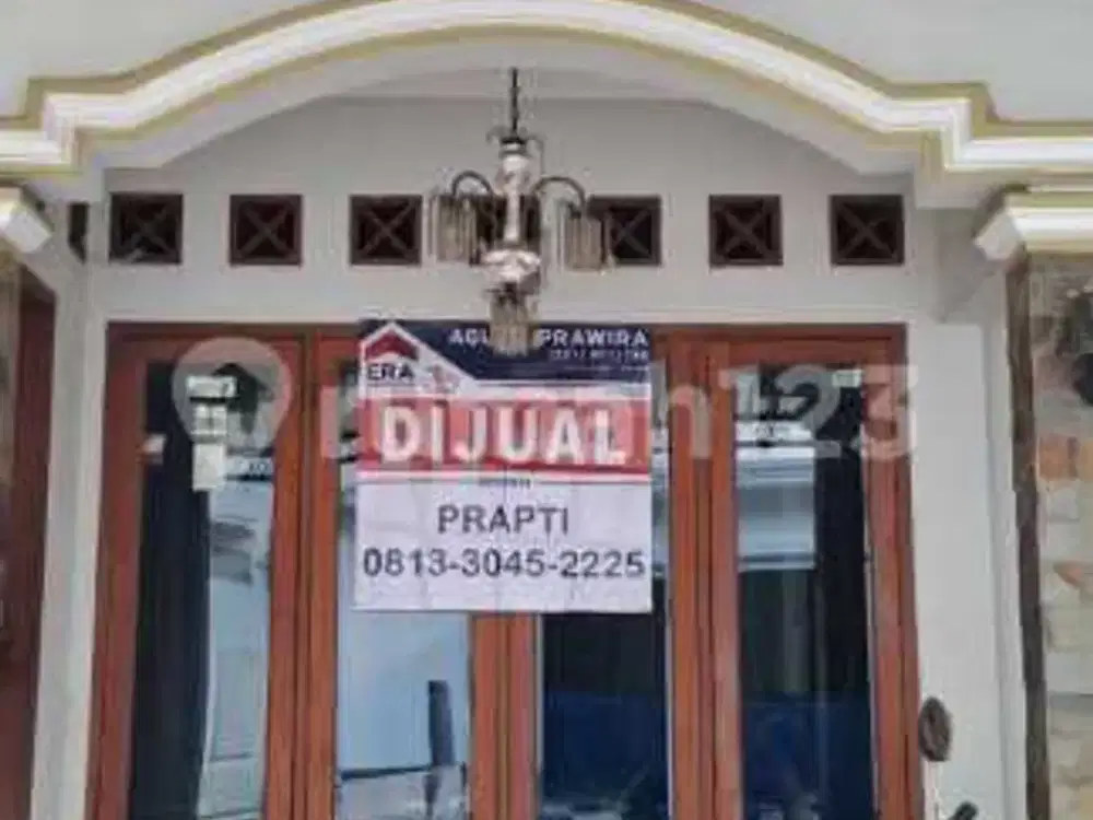 Rumah Siap Huni 2 Lantai Kondisi Bagus Taman Galaxy