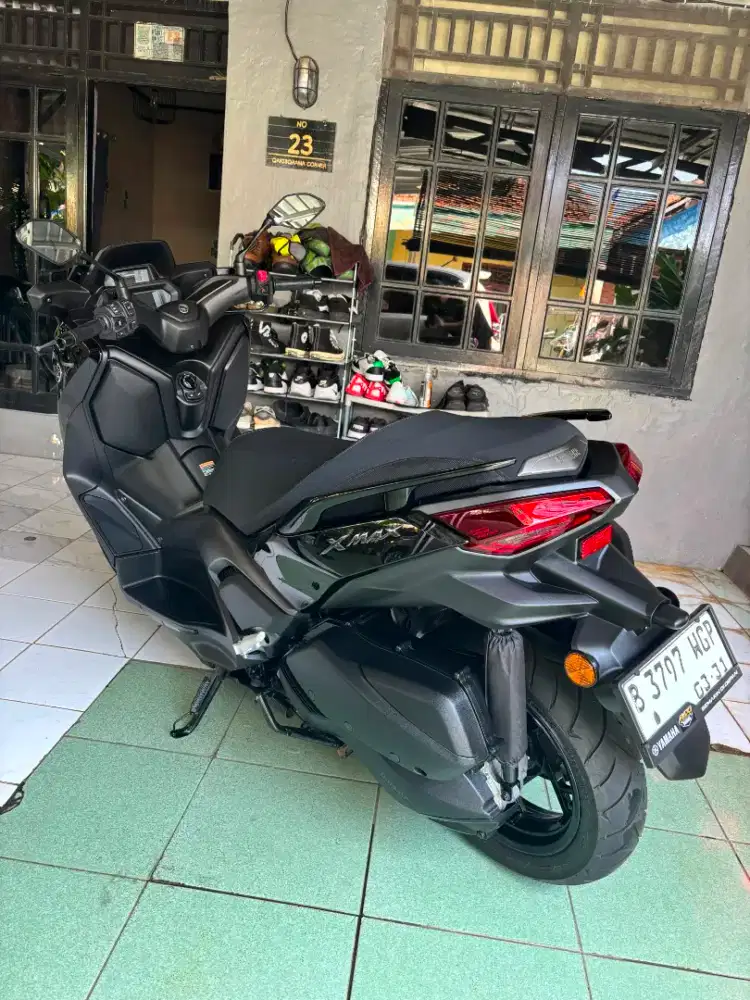 Yamana XMAX connected black tahun 2026