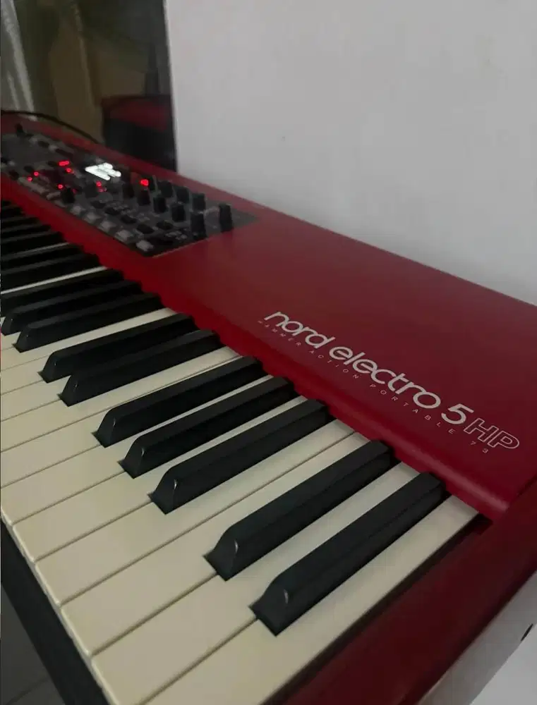Nord Electro 4 5 HP 73 Key Stage Piano Synth / Korg Yamaha Roland