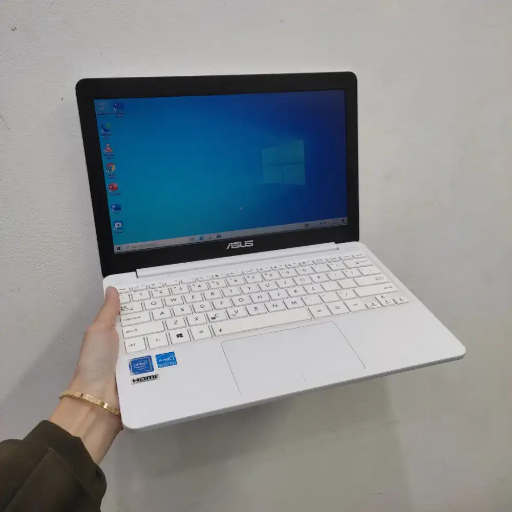 ASUS VIVOBOOK E203MAH INTEL CELERON N4000 RAM 2 GB SSD 128 GB