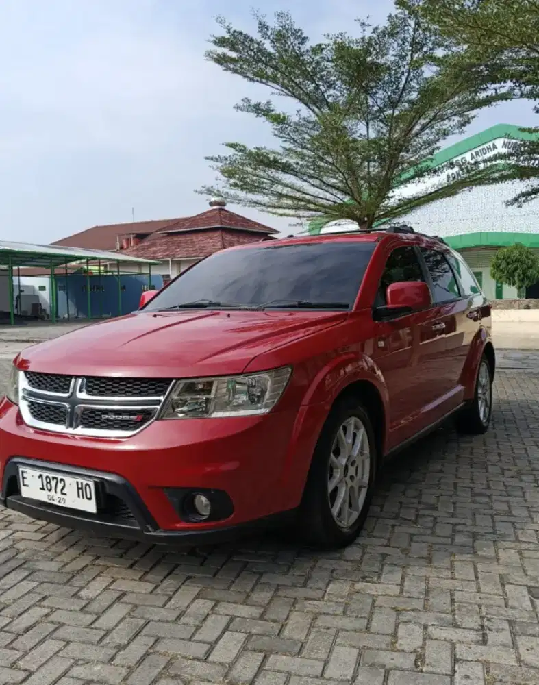 Dodge Journey SXT merah merona