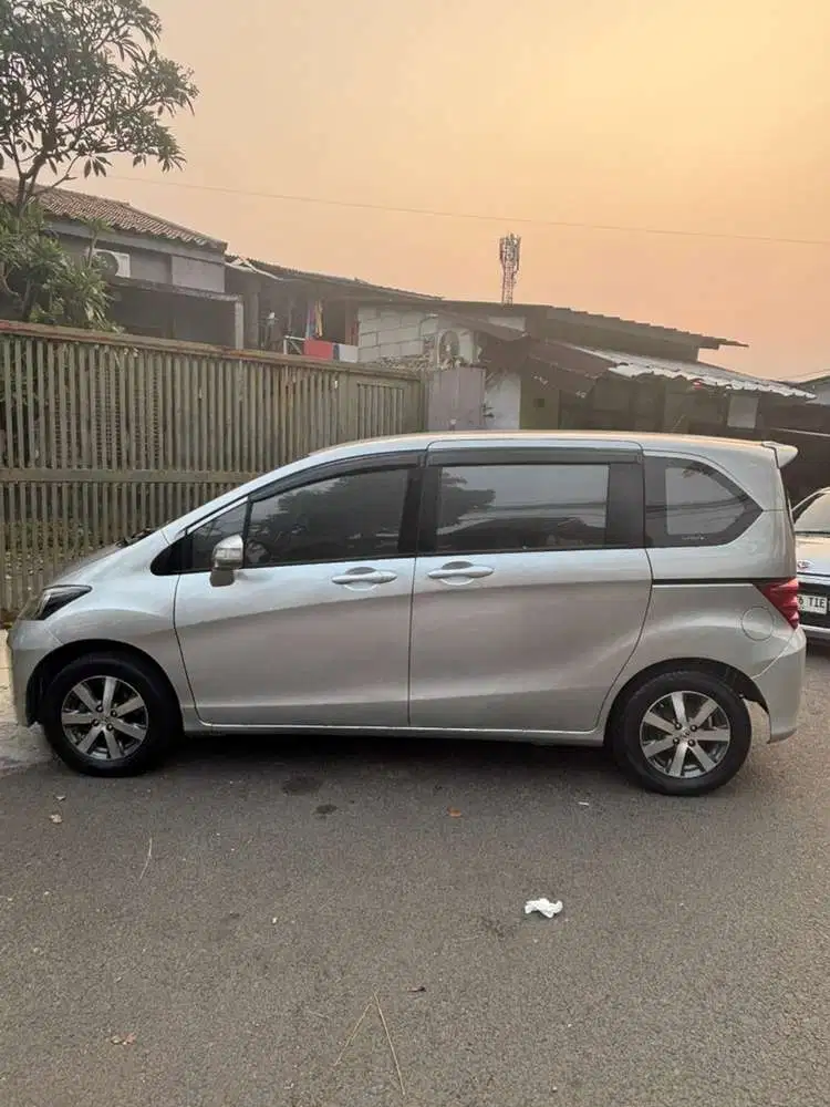 Honda Freed 2011 Bensin