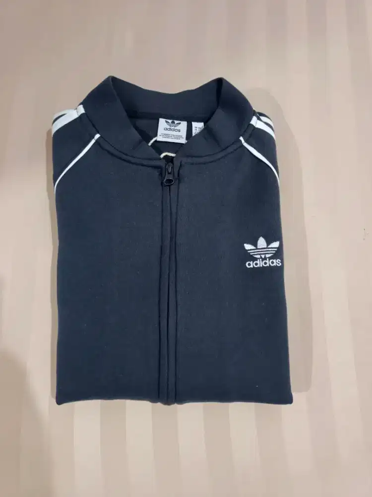 Track jaket adidas warna hitam, baru