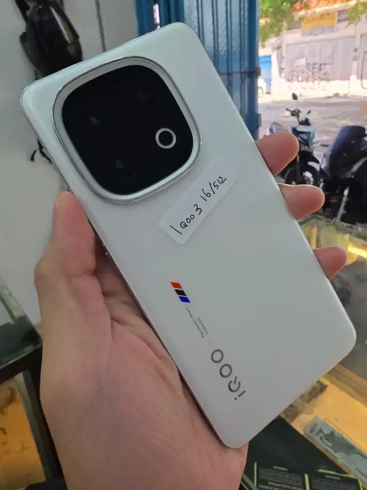 IQOO 13 16/512 GB LIKE NEW