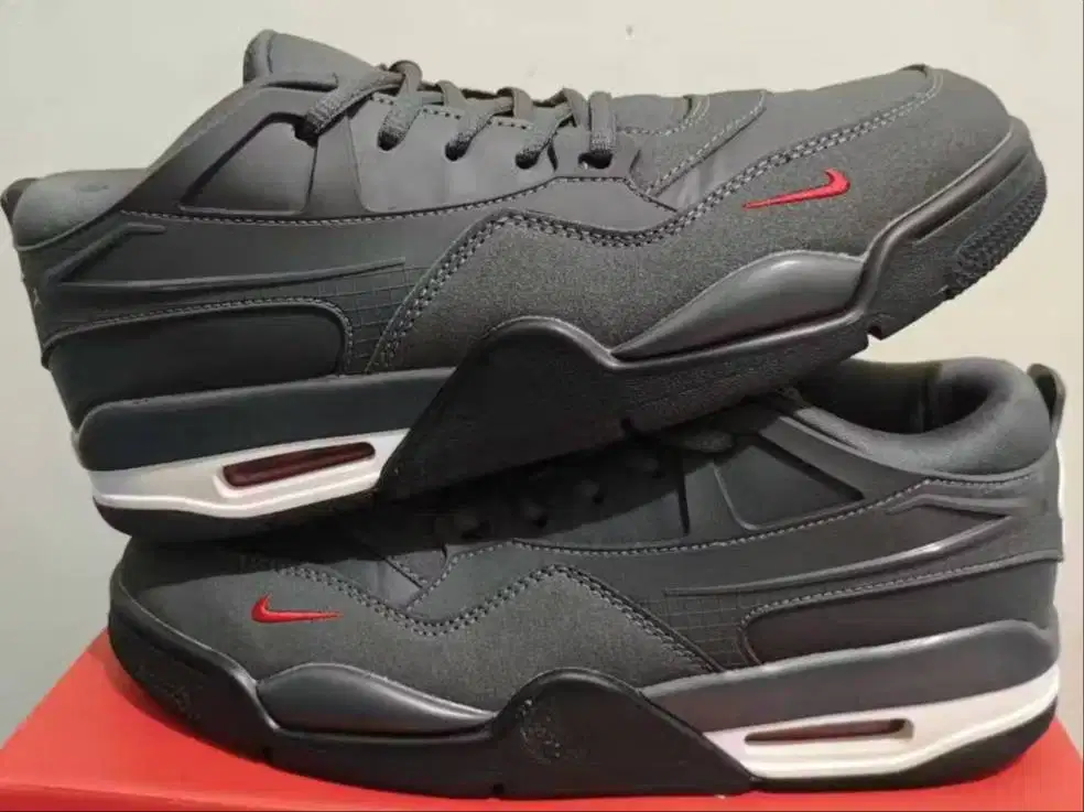 Sepatu Jordan 4 rm