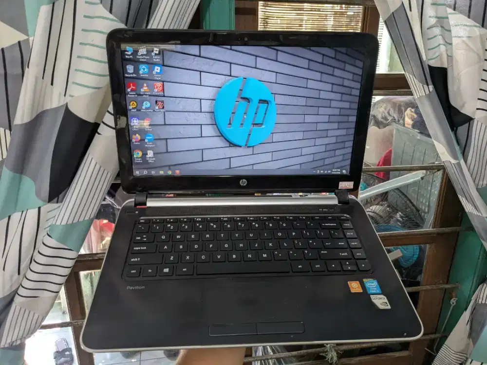 Laptop HP Pavilion 14-N038TX Core I5 Ram 8GB Dual VGA Normalan