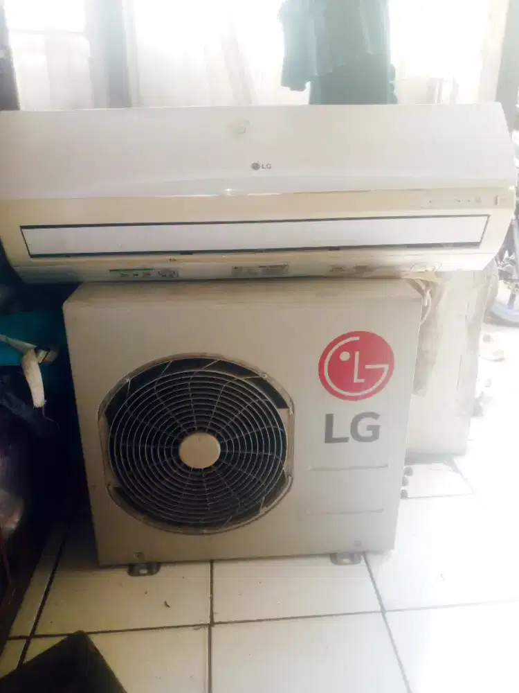 Ac lg masi bagus remot masi ada 1.500.000nego sampe jadi