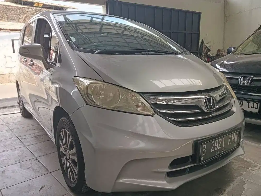 Honda Freed SD at AC double DP paket tahun 2013
