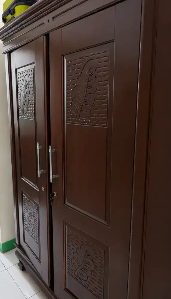 Lemari kayu 2 pintu