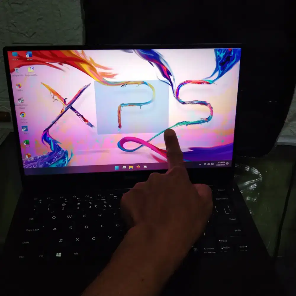 Dell xps 13 core i7 ram 16gb SSD nvme 512gb touchscreen normal