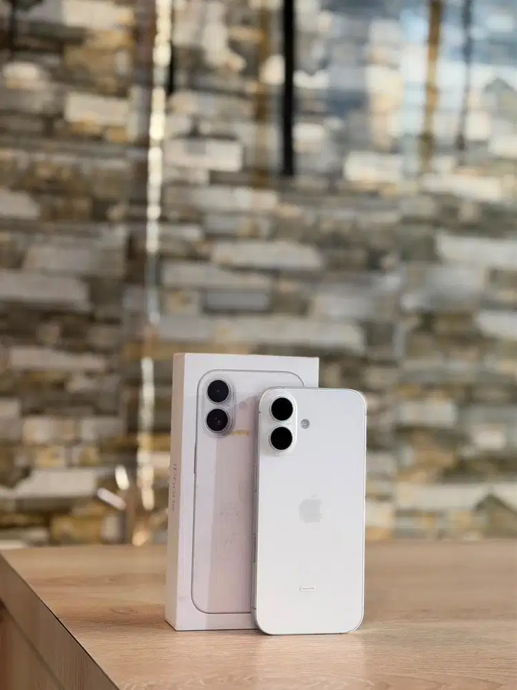Iphone 17 256gb white ibox cc rendah