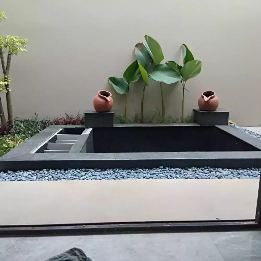 Tukang kolam koi