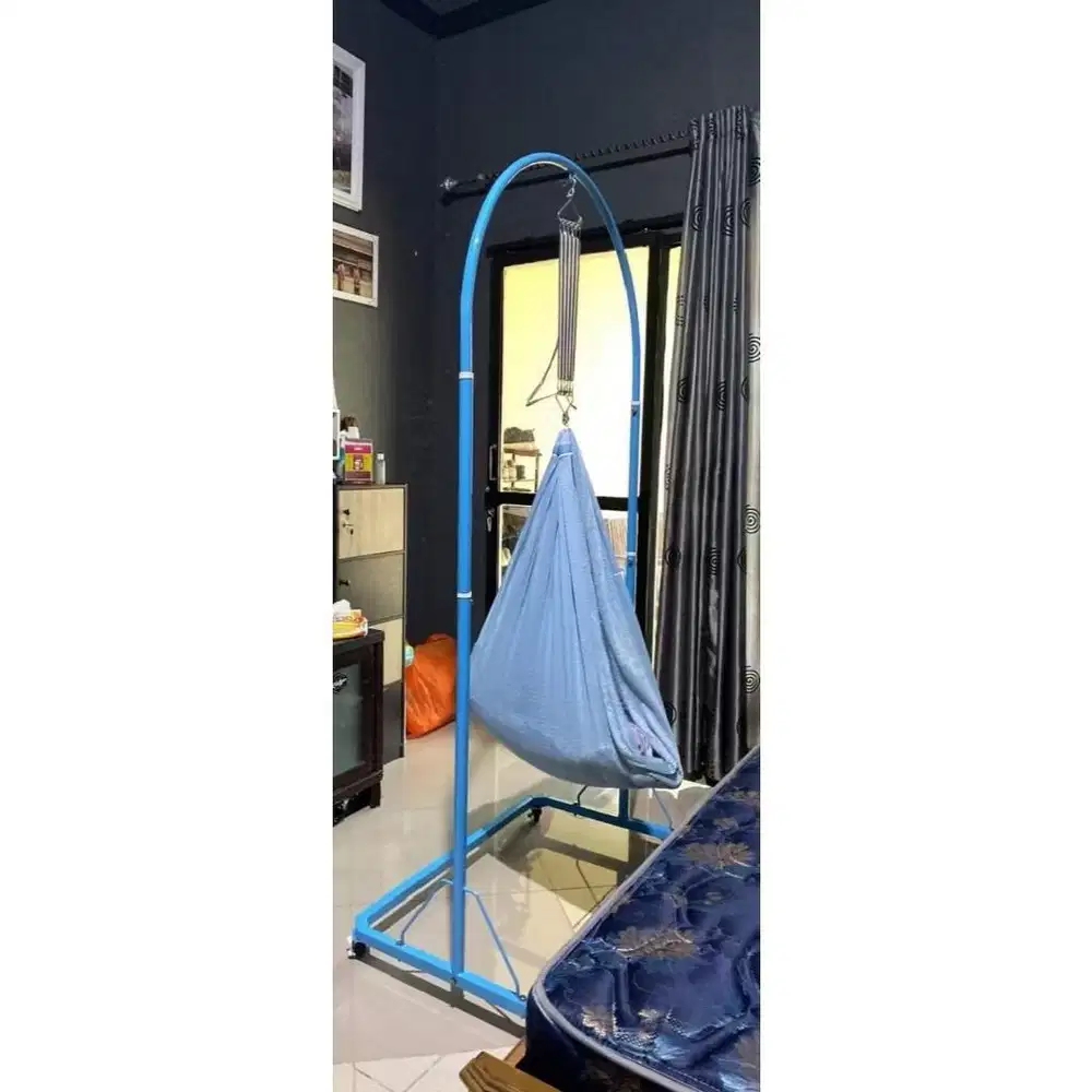 ayunan bayi besi