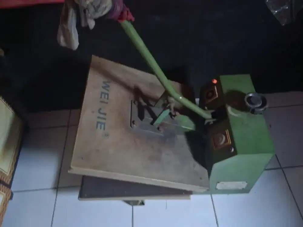 DIJUAL CEPAT!*  
*MESIN HEAT PRESS / MESIN PRESS SABLON KAOS*