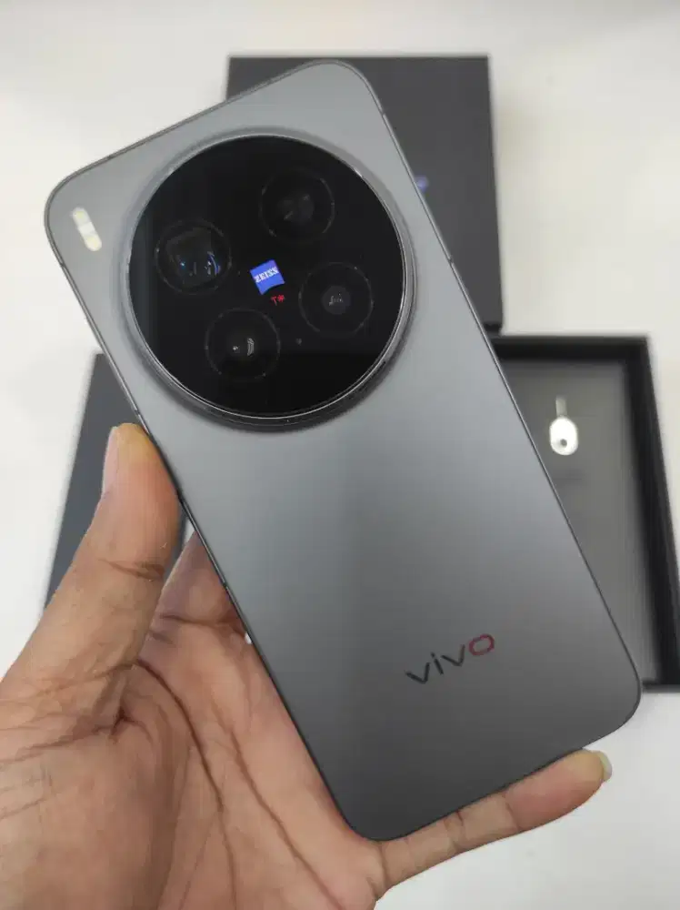 Vivo X300 Pro 
Garansi Resmi
Ram 16/512
Mulus 99%
Fulset original