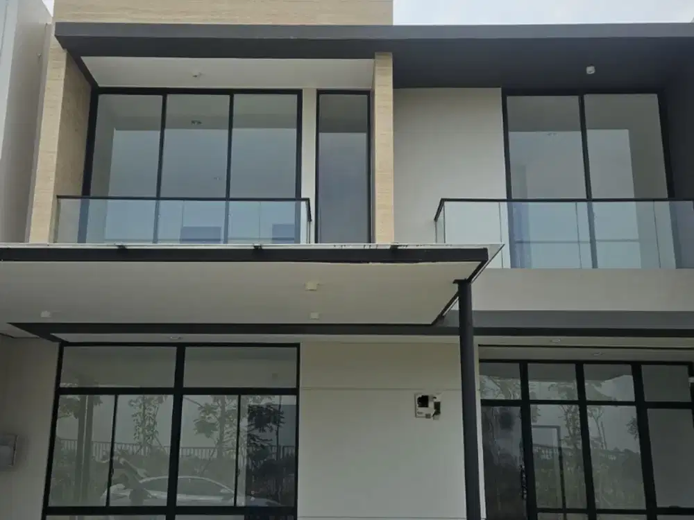 Disewakan CEPAT dan Murah Rumah PIK2 Brand New, Uk. 10x15, 2 lantai, Brand New.