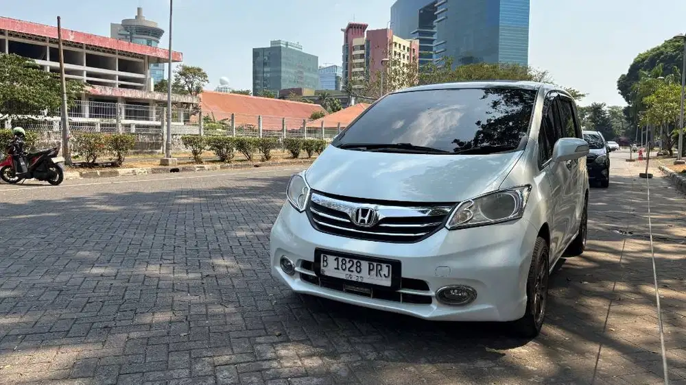HONDA FREED SD 2014