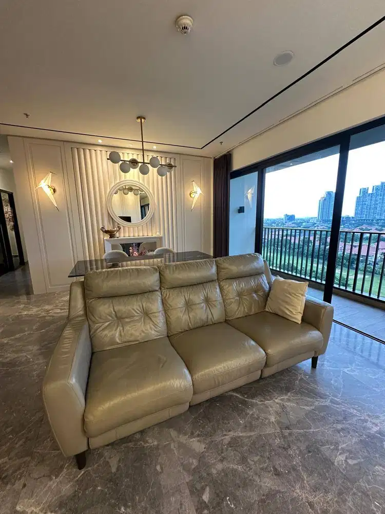 Dijual Apartemen Alexa Graha Golf Corner  4BR Full Furnish Surabaya